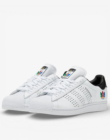 ADIDAS Originals Unisex Trefoil Logo Superstar Shoes White | MegaMall.bg