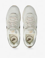 NIKE Venture Runner Shoes White | MegaMall.bg